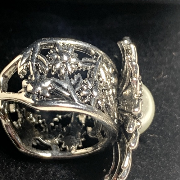 ADJUSTABLE SILVER PLATED PEARL 
SUNFLOWER  RING SZ 6.5 - Picture 5 of 6